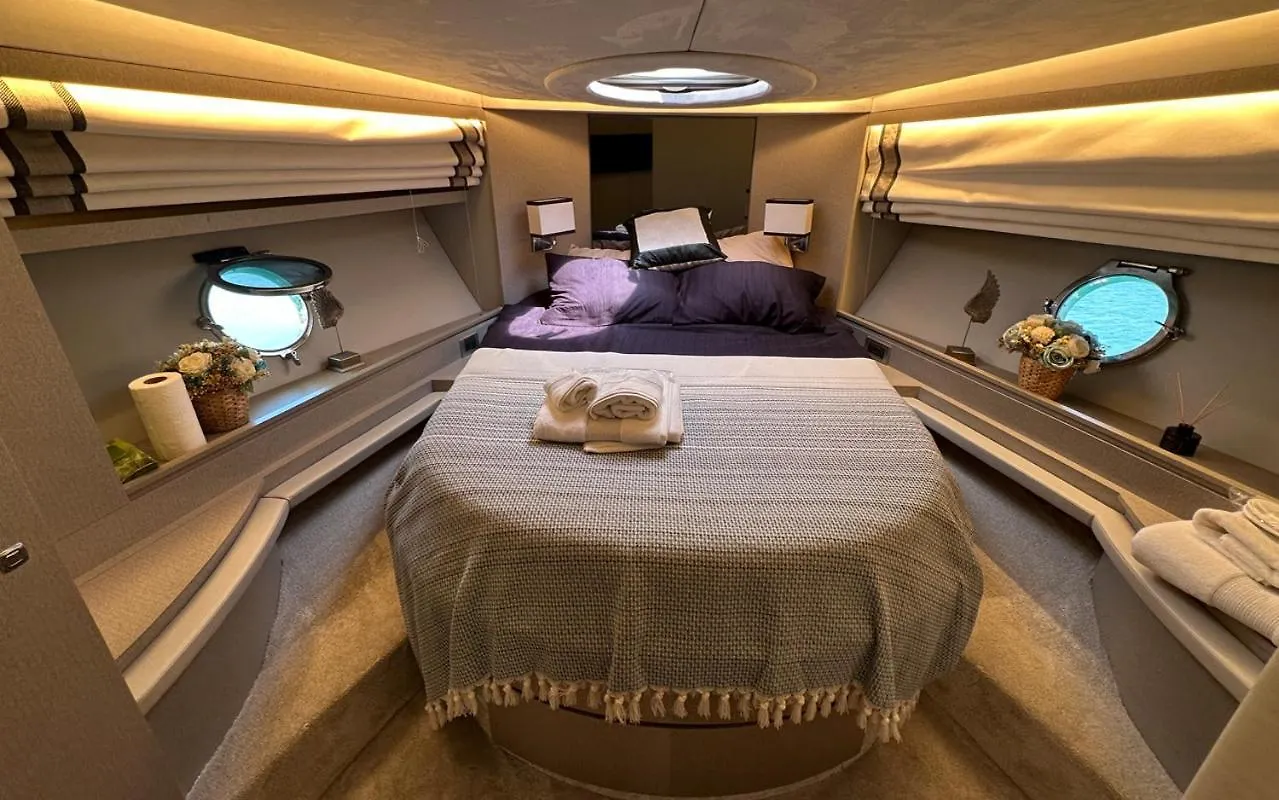 Botel Hotel Samtek Istanbul