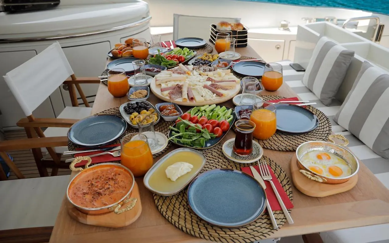 Hotel Samtek Istanbul Botel